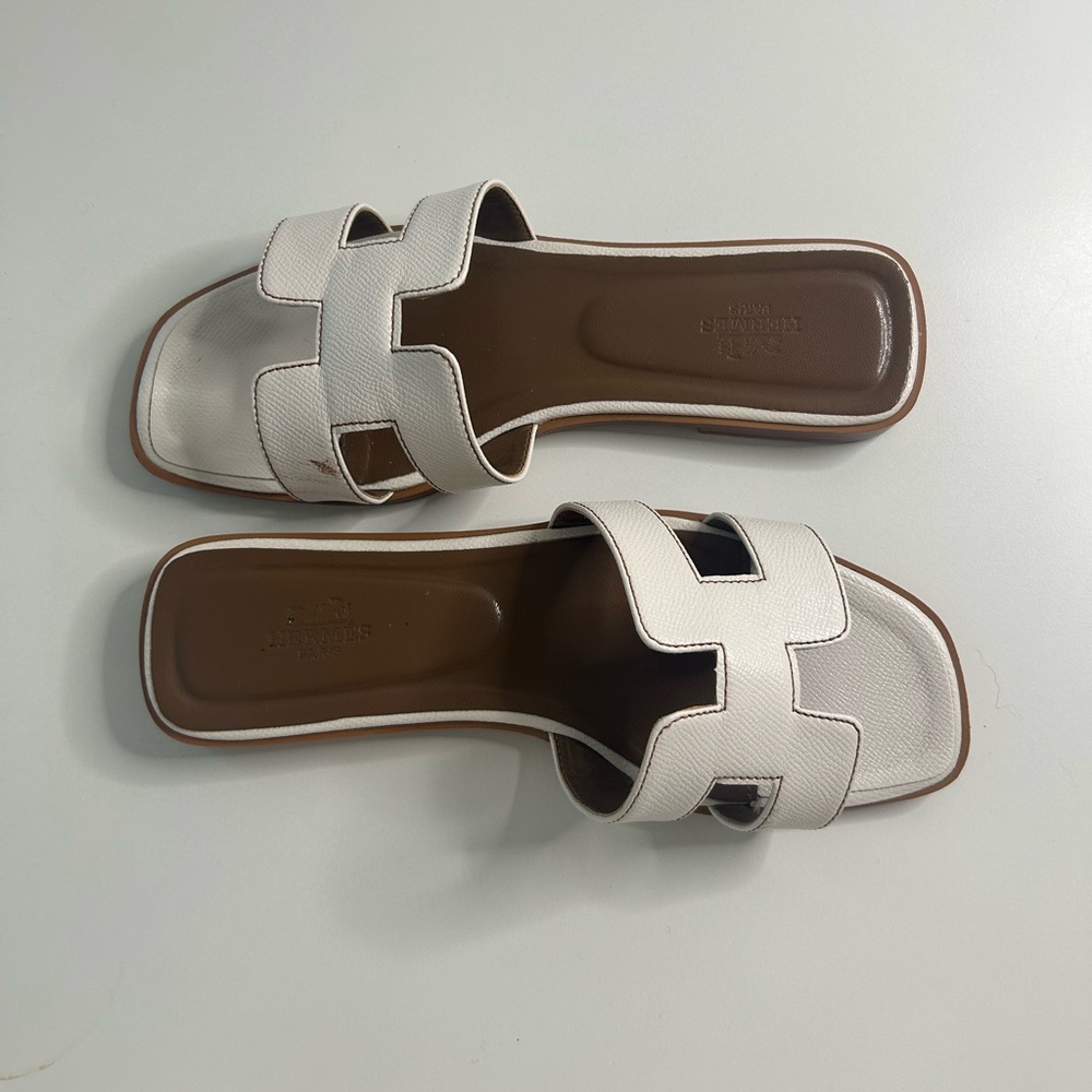 Hermès Oran White Sandal - Picture 12 of 12